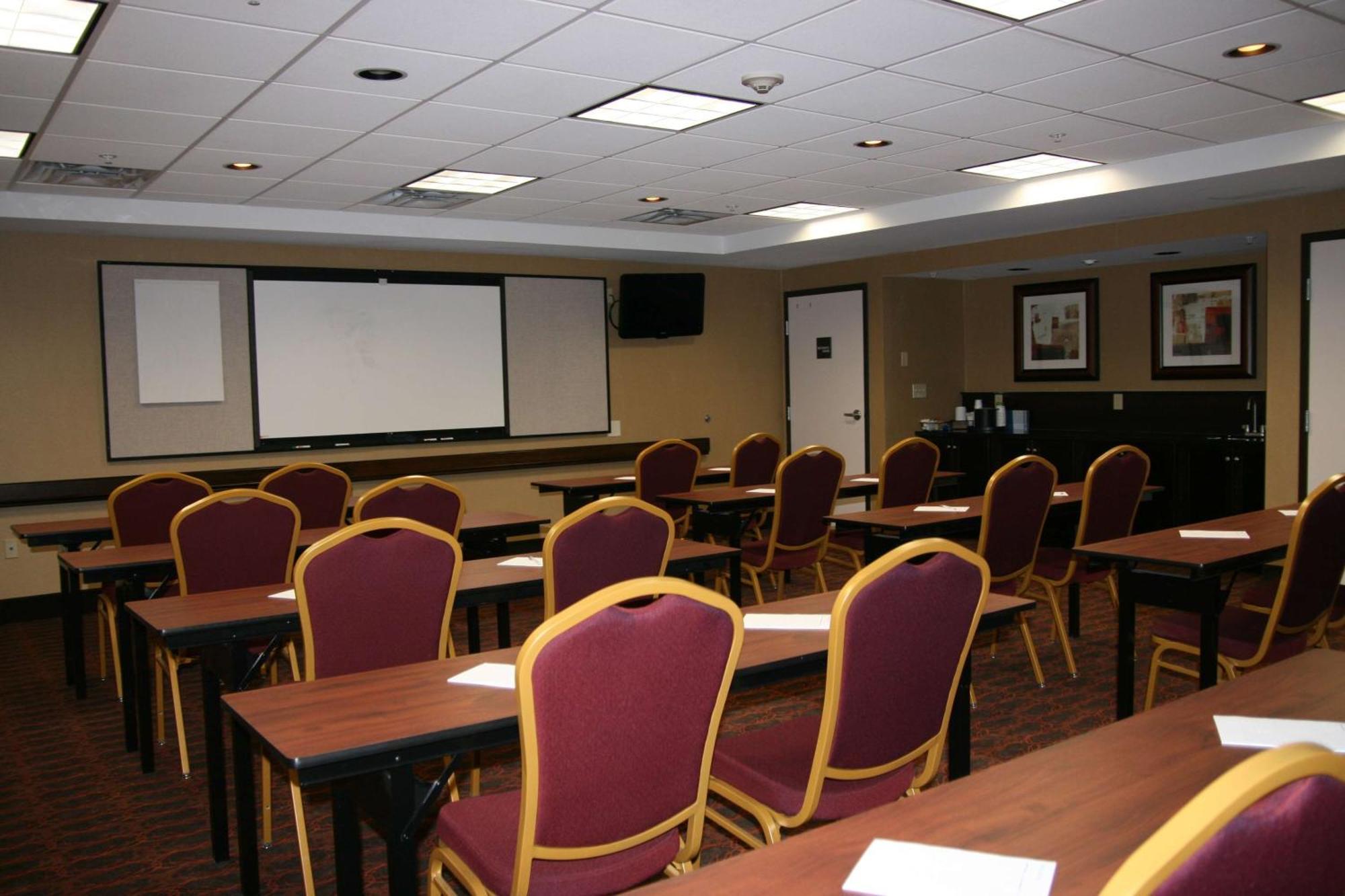Hampton Inn And Suites Peru Kültér fotó