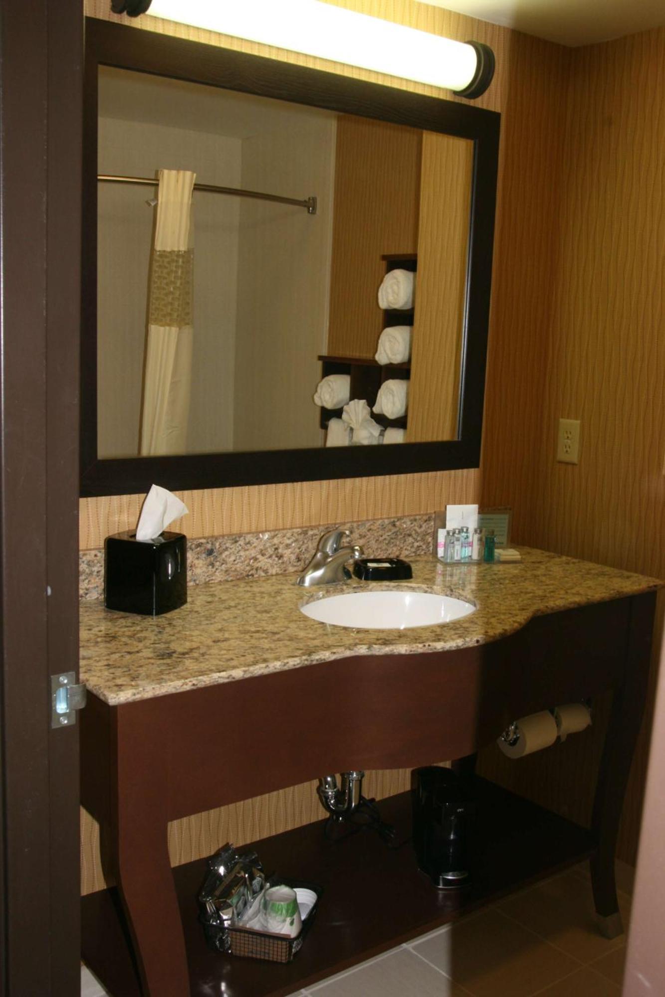 Hampton Inn And Suites Peru Kültér fotó
