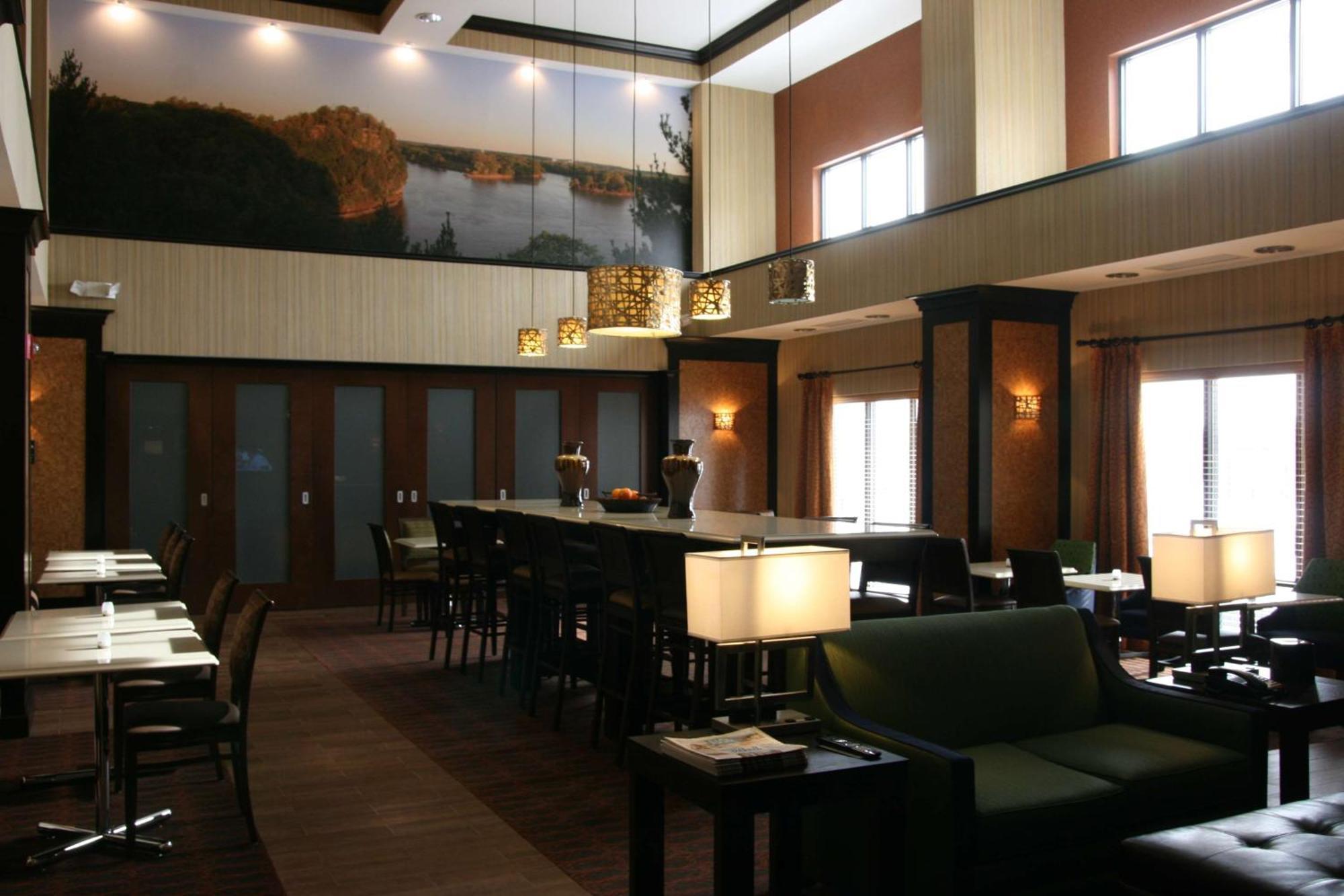 Hampton Inn And Suites Peru Kültér fotó